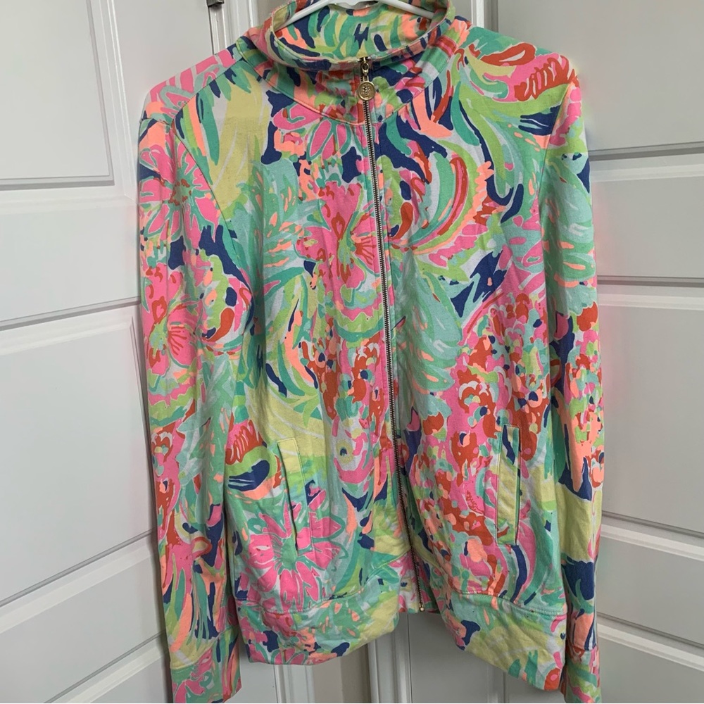 Lilly Pulitzer Reagan Zip-Up in Casa Banana print, Size Medium